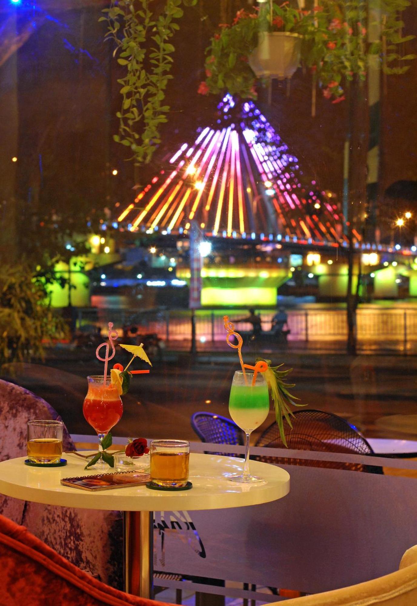 Bamboo Green Riverside Hotel Дананг Экстерьер фото