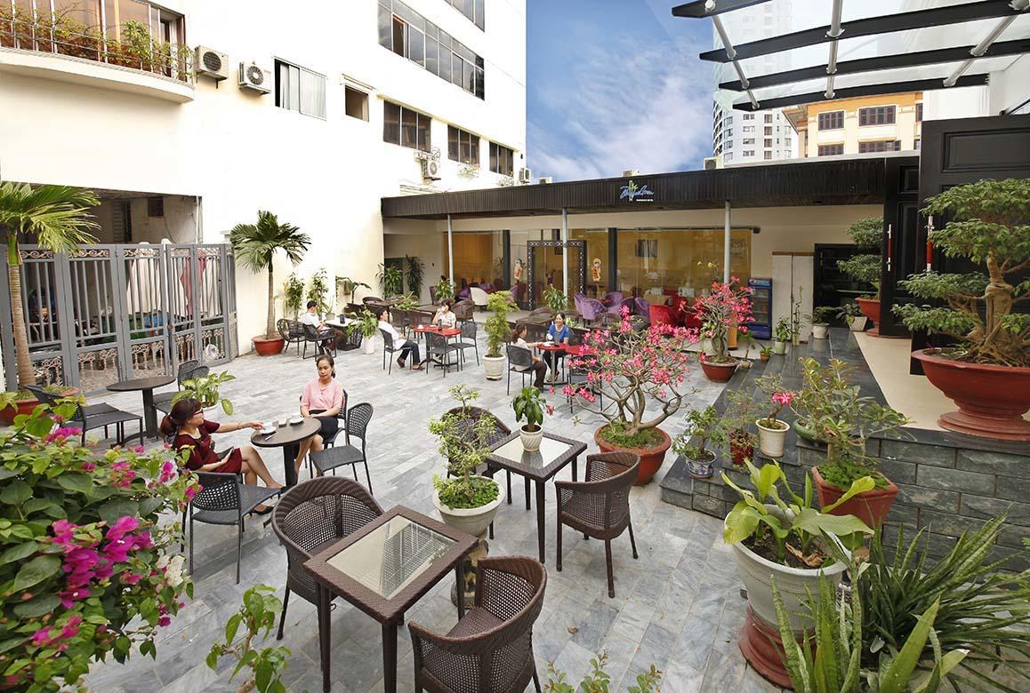 Bamboo Green Riverside Hotel Дананг Экстерьер фото