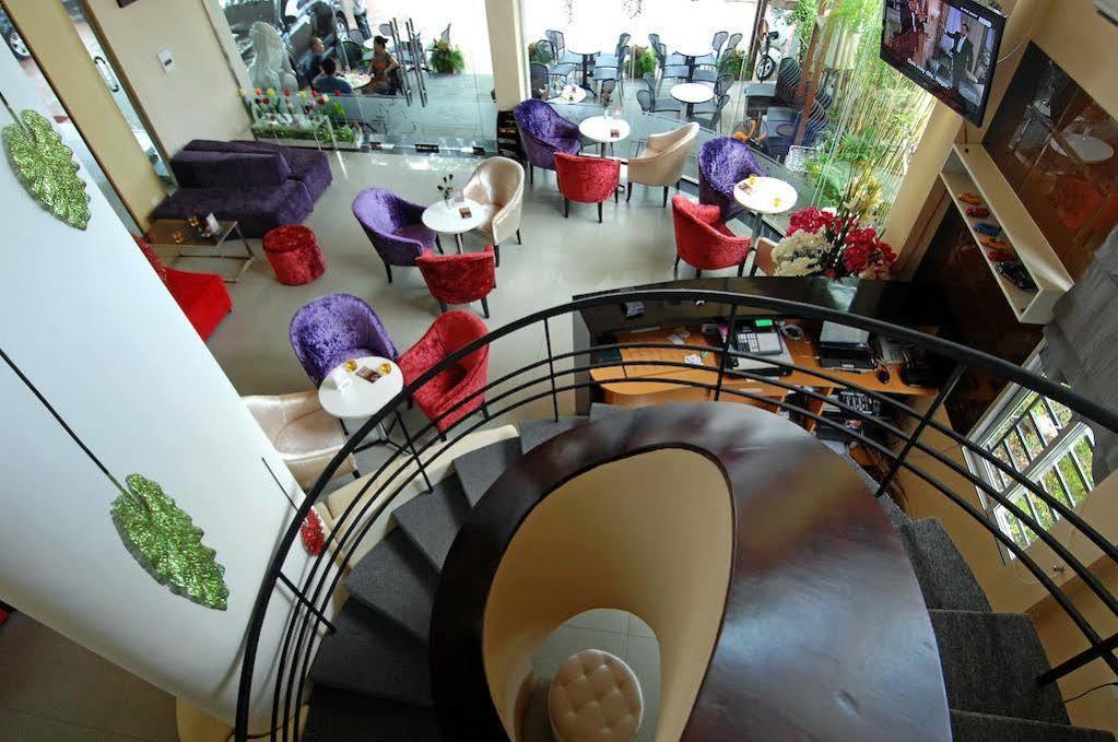 Bamboo Green Riverside Hotel Дананг Экстерьер фото
