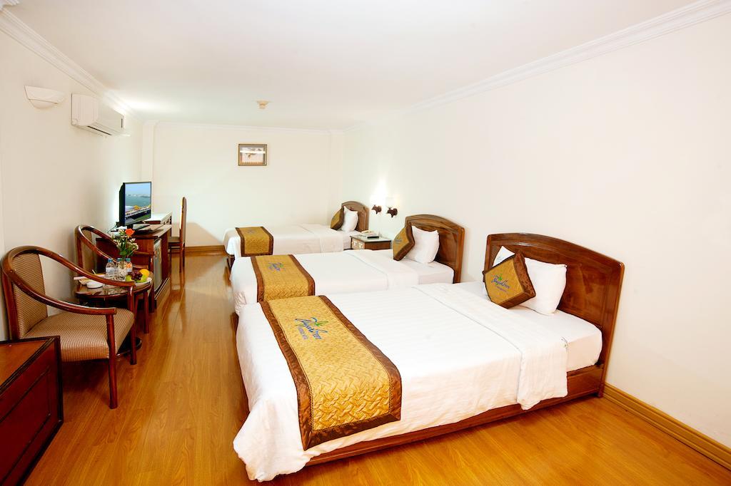 Bamboo Green Riverside Hotel Дананг Экстерьер фото